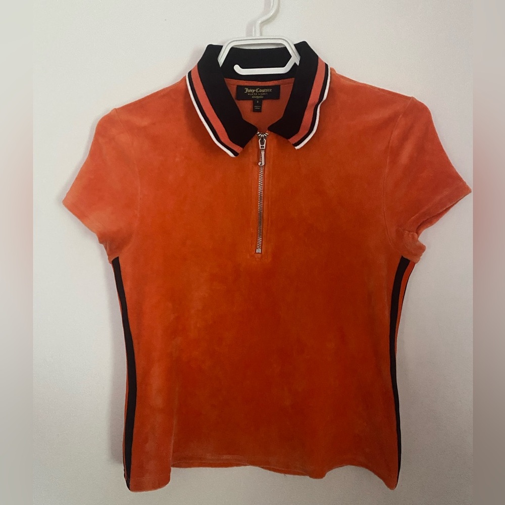 Juicy Couture Black label
Size SMALL
Orange Zip Polo with Black Trim
